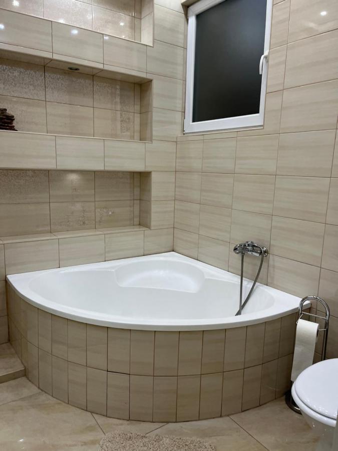 Szechenyi Apartman Μίσκολτς Εξωτερικό φωτογραφία