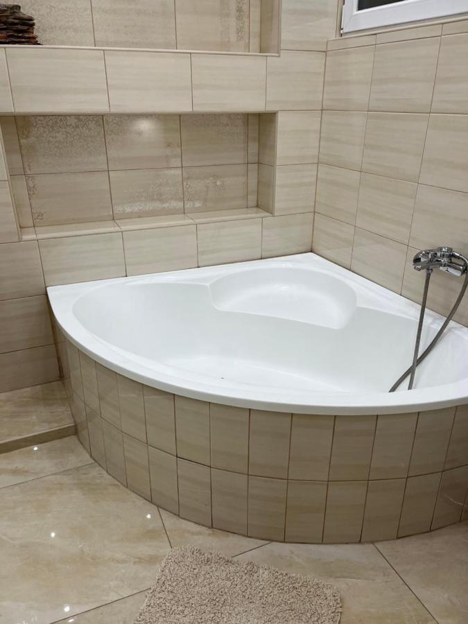 Szechenyi Apartman Μίσκολτς Εξωτερικό φωτογραφία